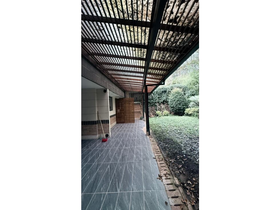 Casa en venta en Envigado Benedictinos — foto 1