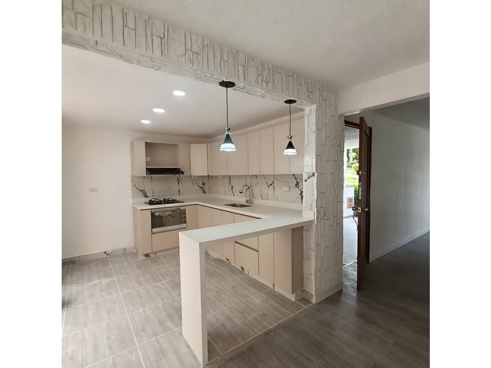 Casa en venta en Envigado Las Antillas — foto 1