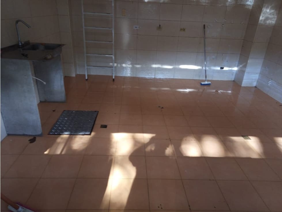 LOCAL COMERCIAL EN VENTA AL AV CAÑASGORDAS — foto 6