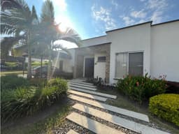 Se Vende Casa Campestre Cerca al Edén Armenia