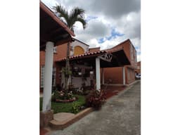 VENDEMOS CASA EN CONJUNTO SECTOR AV 19, ARMENIA