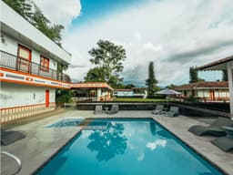 HOTEL CAMPESTRE EN VENTA EL CAIMO