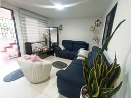CASA EN VENTA DE 3 NIVELES EN PH LA AMÉRICA - SOLO DE CONTADO