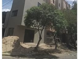 LOCAL ESQUINERO EN PRIMER PISO EN BELÉN LA GLORIA PARA ESTRENAR