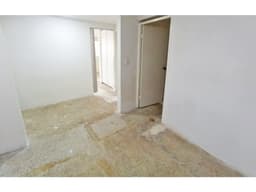 OFICINA - CONSULTORIO EN VENTA EN EL CENTRO PISO ALTO, CON PARQUEADERO