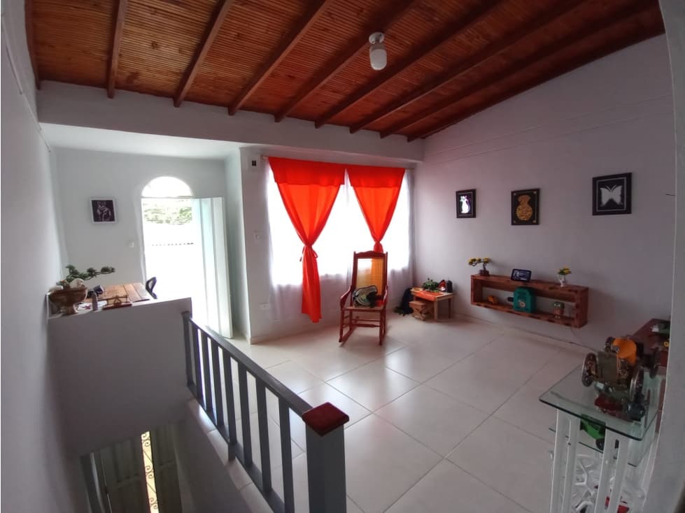 VENTA DE CASA BIFAMILIAR, BARRIO GRANADA — foto 2