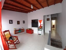 VENTA DE CASA BIFAMILIAR, BARRIO GRANADA