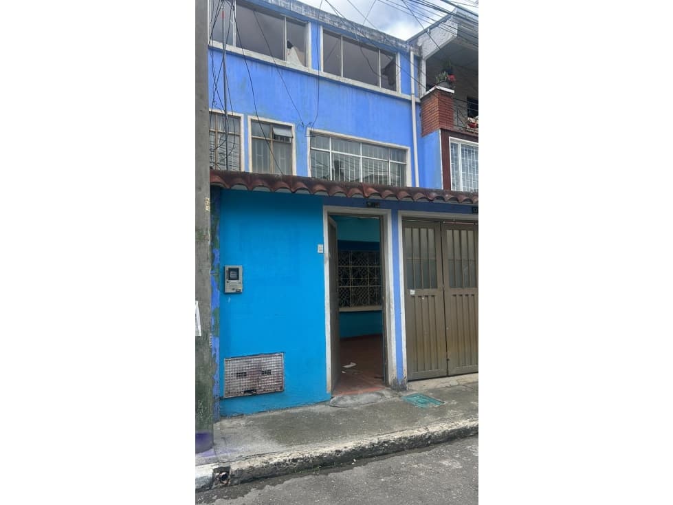 SE VENDE CASA BARRIO GUSTAVO RESTREPRO — foto 1