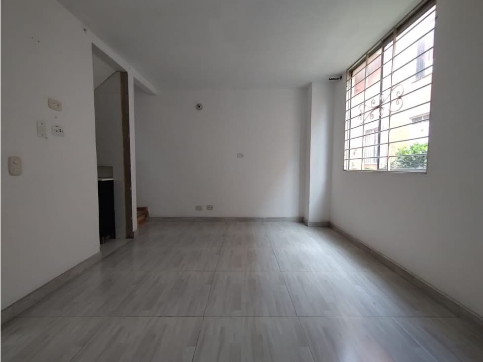 SE VENDE CASA EN MADRID — foto 3