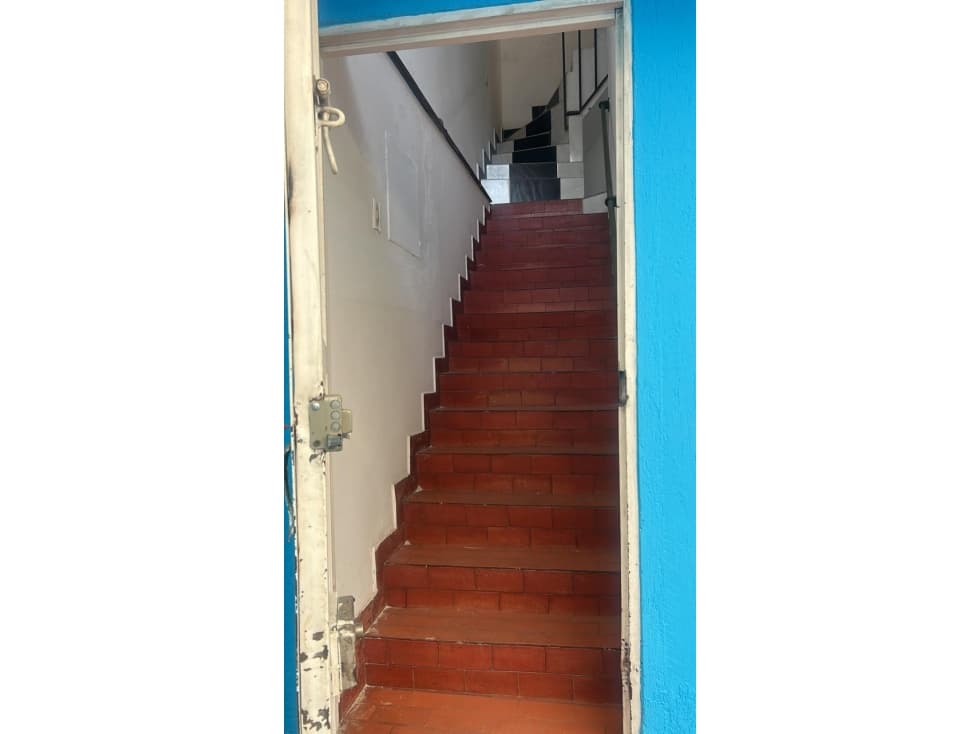 SE VENDE CASA BARRIO GUSTAVO RESTREPRO — foto 6