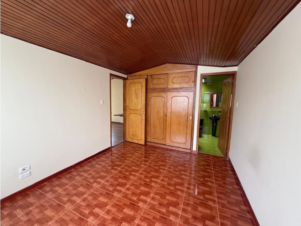 VENDEMOS CASA EN JJ VARGAS. BOGOTA — foto 5