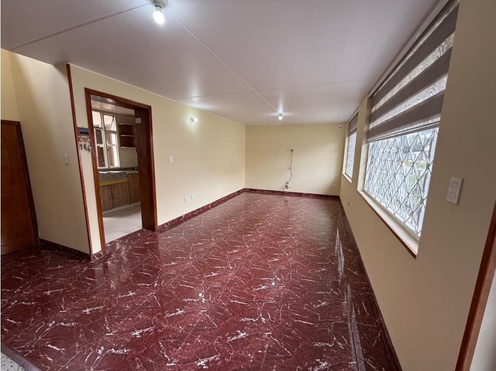 VENDEMOS CASA EN JJ VARGAS. BOGOTA — foto 2