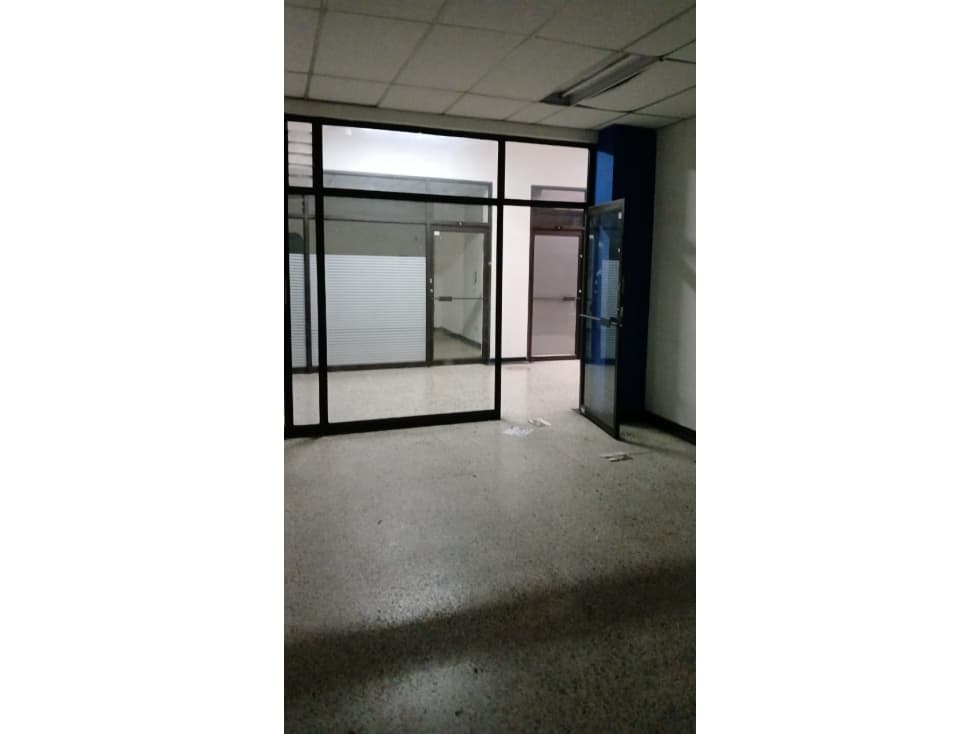 VENDO LOCAL EN TODO EL CENTRO DE PEREIRA — foto 4