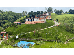 VENDO CASA CAMPESTRE CERCA A LA AVENIDA CONDINA