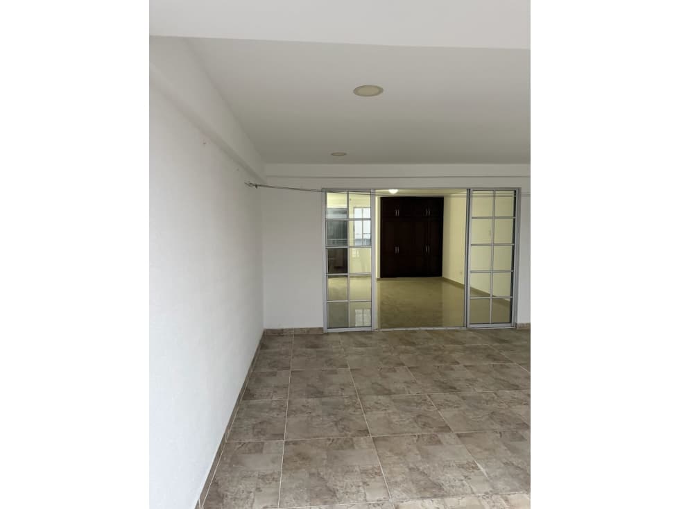SE VENDE HERMOSA CASA EN LA AV SUR — foto 2