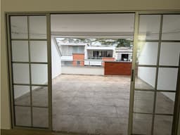 SE VENDE HERMOSA CASA EN LA AV SUR
