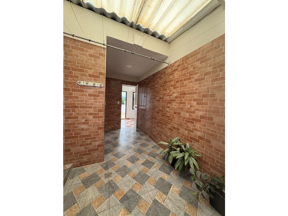 VENDO AMPLIA CASA EN DOSQUEBRADAS — foto 4
