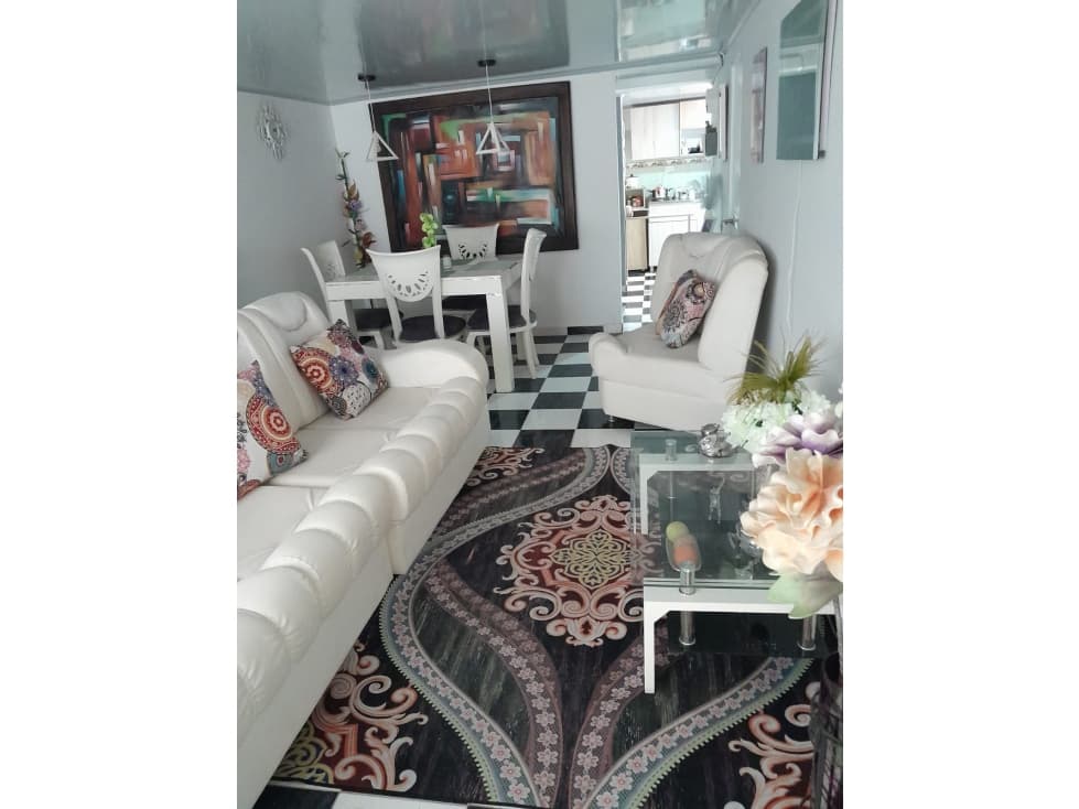 Vendo amplia casa en PH, segundo piso — foto 3