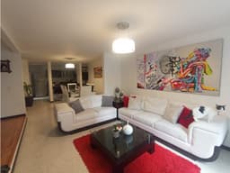 VENDO AMPLIA CASA CON MODERNOS ACABADOS