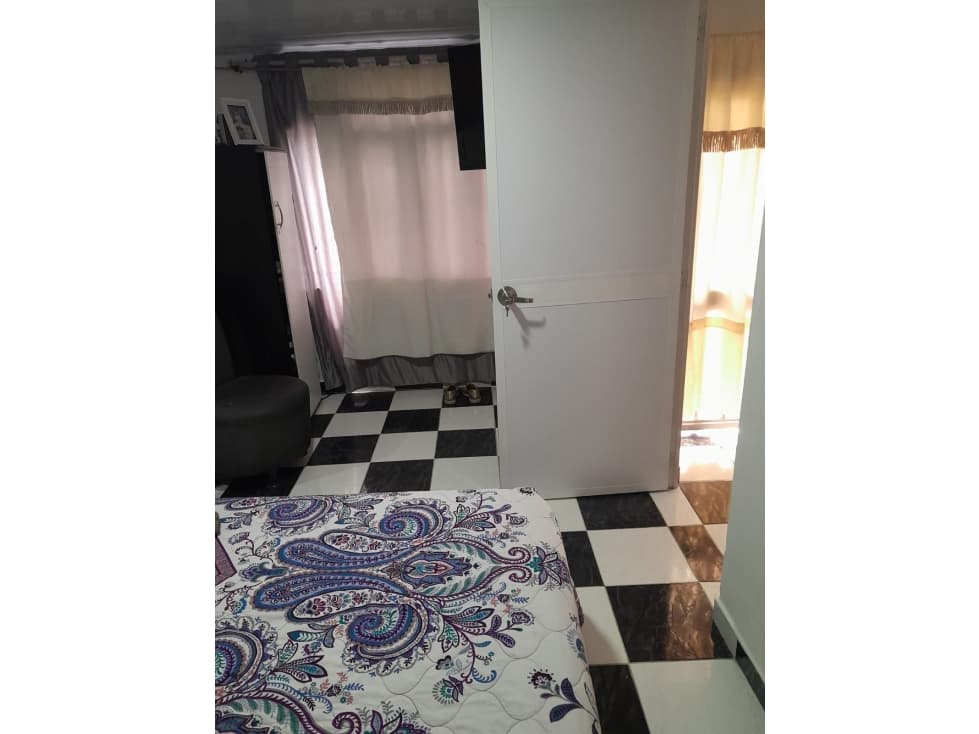 Vendo amplia casa en PH, segundo piso — foto 5
