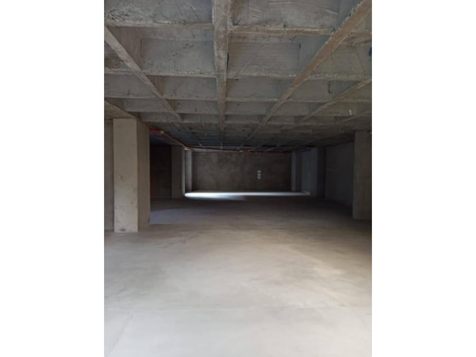 arriendo oficina o bodega en laureles — foto 1