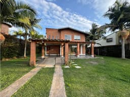 VENDO BELLA CASA CAMPESTRE CERCA A TODO