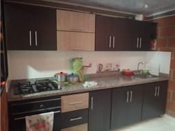 SE VENDE CASA CON TERRAZA Y GARAJE POR LA LAURA PINZÓN, VILLAMARÍA