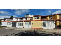 Vendo casa en Villa del Prado