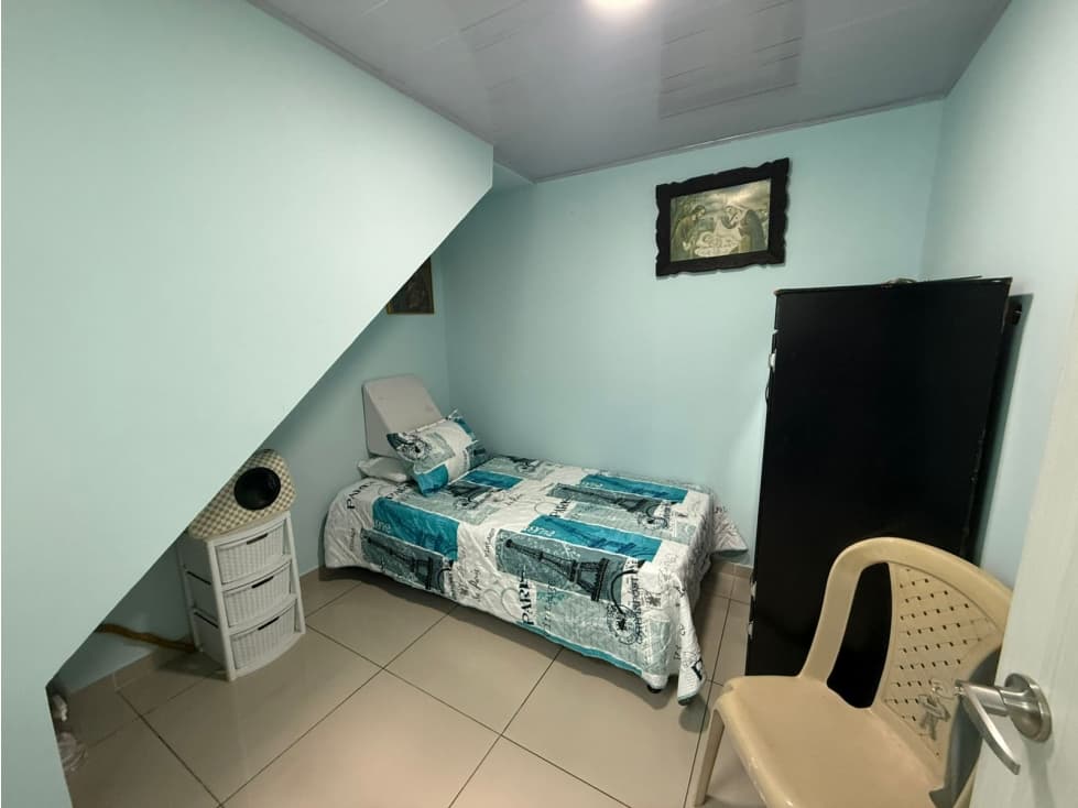 VENTA CASA BIFAMILIAR CIUDAD DORADA — foto 5