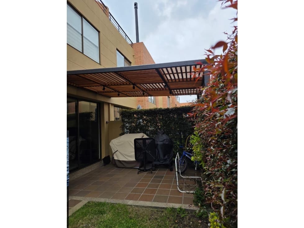 VIA ARRAYANES ARRIENDO CASA 190 M2 TERRAZA — foto 3