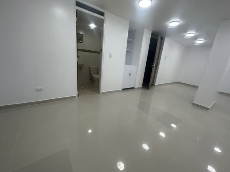 OFICINA EN ARRIENDO EN CHAPINERO CENTRAL — foto 1