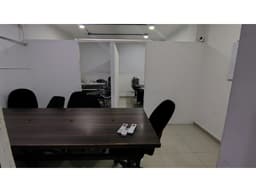 VENTA OFICINA AMOBLADA EL PRADO