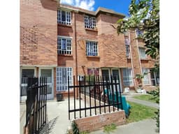 ACSI 1535. Casa en Venta en Mosquera, Recodos