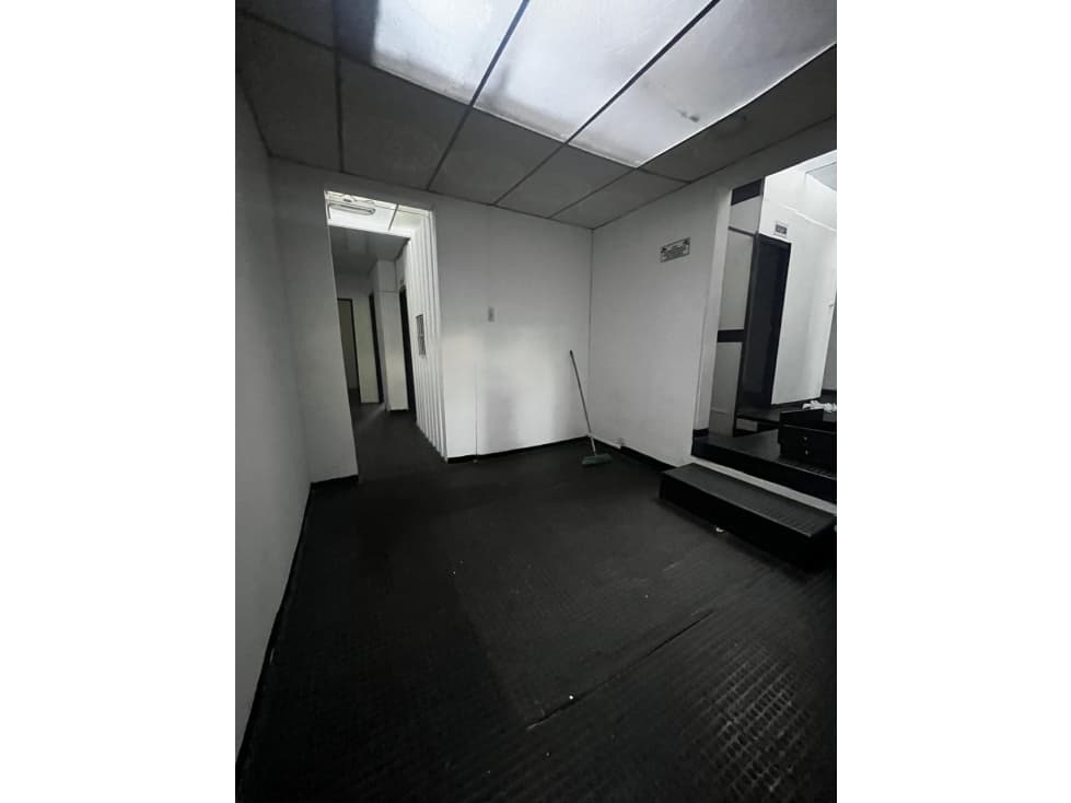 SE ARRIENDA LOCAL COMERCIAL EN EL CENTRO DE MANIZALES — foto 1