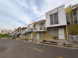 SE VENDE CASA EN MONTEBONITO