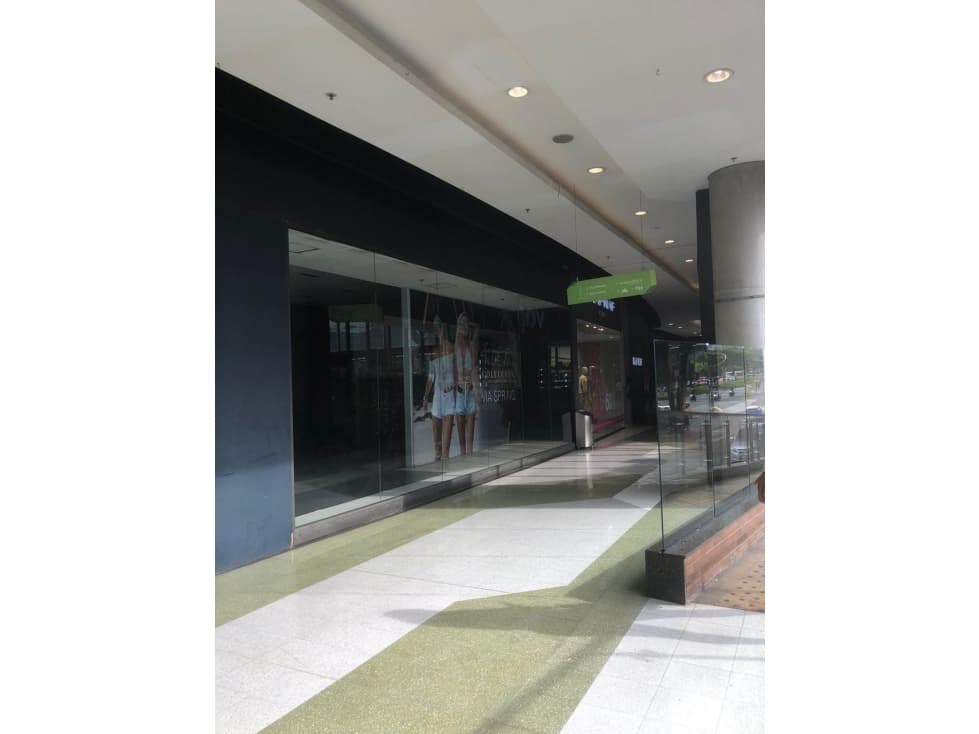 GRAN OPORTUNIDAD EN VENTA DE LOCAL EN CENTRO COMERCIAL MAYORCA — foto 5