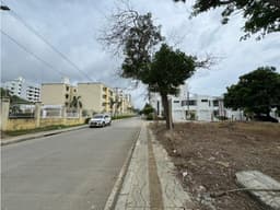 SE VENDE LOTE ESQUINERO EN EL BARRIO MONTE VERDE - MOMTERIA