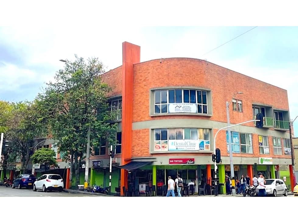 Venta local comercial sobre vía principal Mall Fontana Plus — foto 1