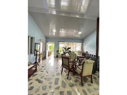 SE VENDE CASA BIFAMILIAR BARRIO SAJONIA TULU