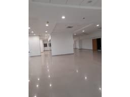 SE ARRIENDA O VENTA OFICINA EN EL POBLADO