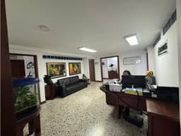 SE VENDE O SE ARRIENDA OFICINA EN MEDELLIN