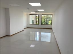 SE VENDE O SE ARRIENDA OFICINA POBLADO