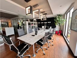 SE VENDE OFICINA AMOBLADA EN EL VIRREY 256m2