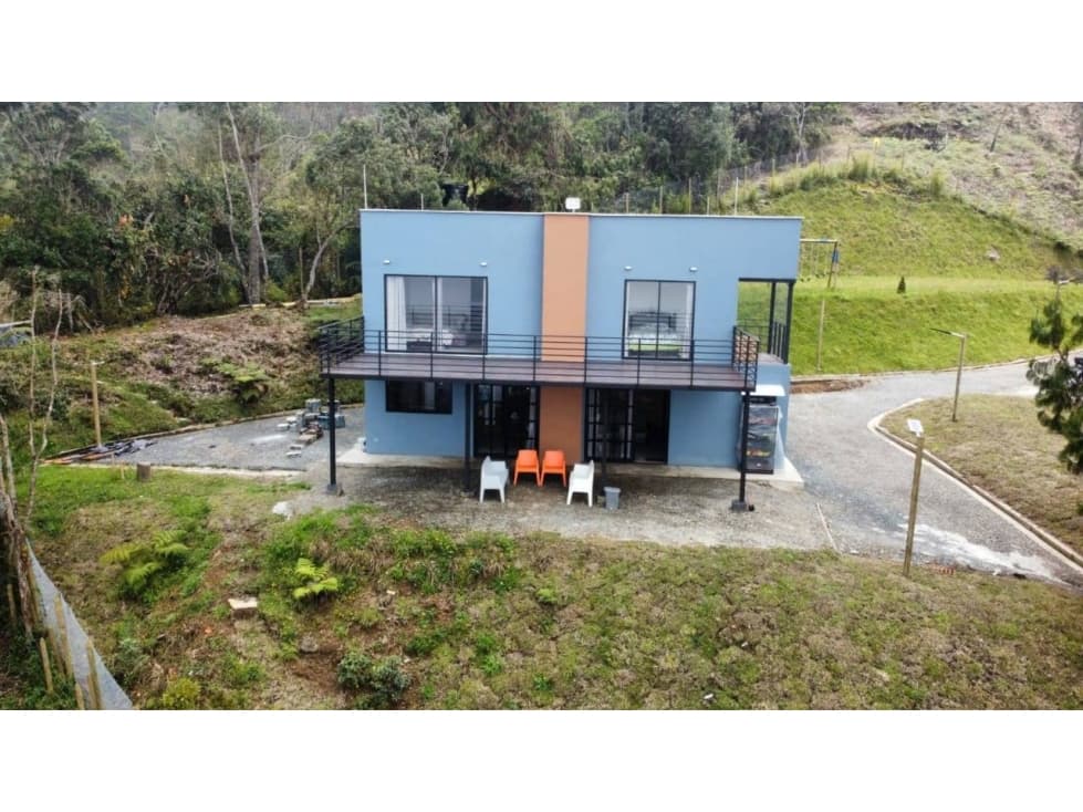 Venta de casa independiente en Envigado, sitio campestre y tranquilo. — foto 3