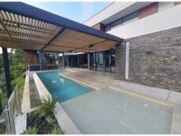 Venta casa en venta en El Poblado La Calera, Medellín.