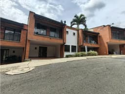 Casa en Arriendo, Envigado, El Chuscal | 223 m² aprox.