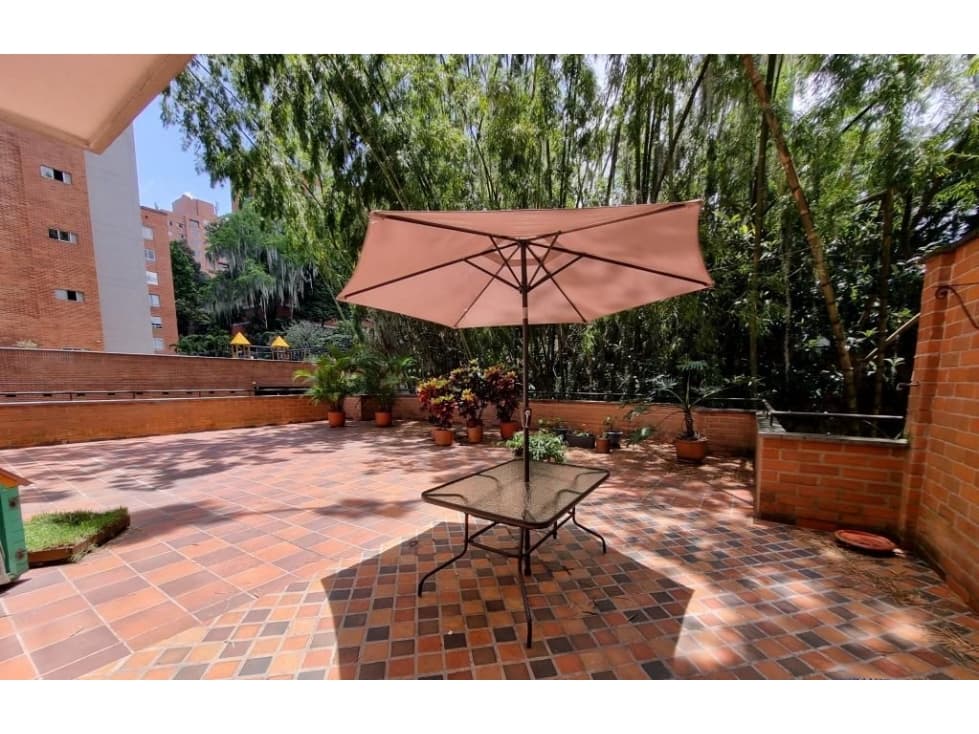Venta de Apartamento Remodelado en Medellín, Poblado, Castropol — foto 4