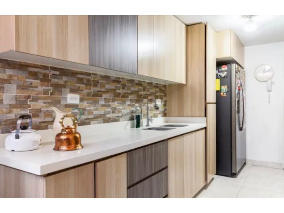 Venta apartamento remodelado y amoblado en Medellín, sector Centro — foto 5