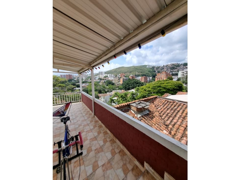 VENDO CASA PARA INVERSION BARRIO MIRAFLORES — foto 3