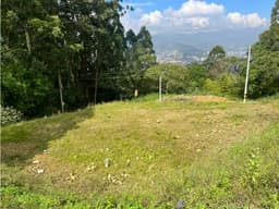 Venta de Excelentes Lotes en Envigado - Loma del Chocho - L11